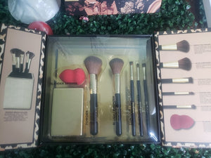 7 Piece Professional Face and Eye Brush set with makeup brush holder - Juicy Couture